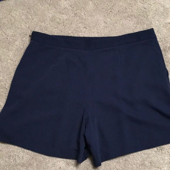 New Angled pleat shorts. NWOT - Picture 6 of 8
